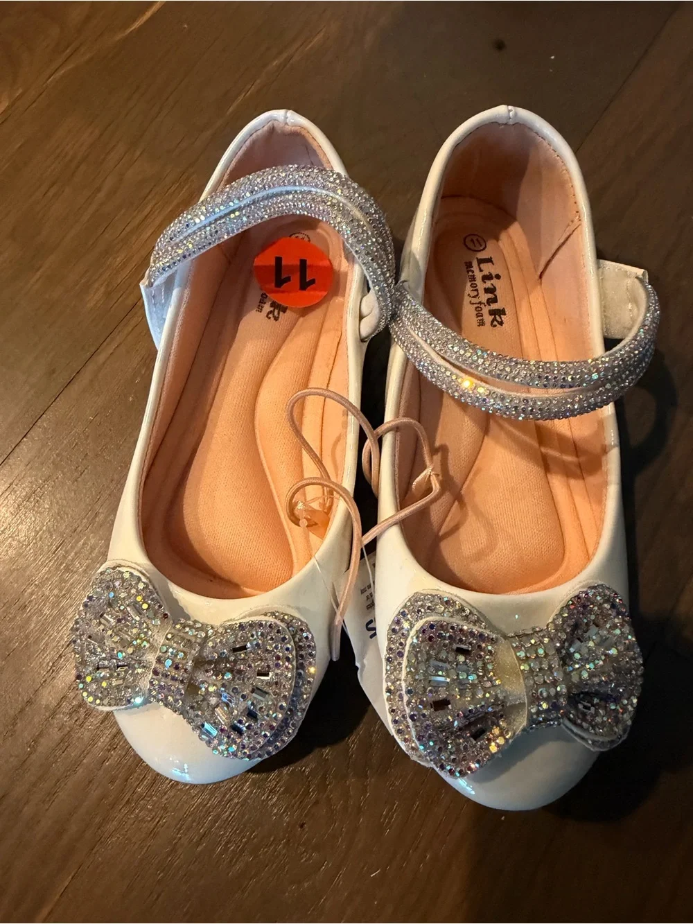 Link White Girls Dress Shoes with Sparkling Bow